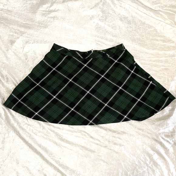 Royal Bones by Tripp NYC green plaid skirt - NO SUSPENDERS INCLUDED - Picture 2 of 10